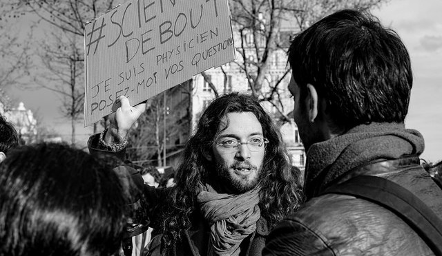 #SciencesDebout, an other path for scientific outreach?